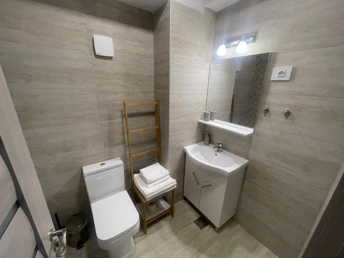 Velier Holiday Apartments Mamaia Exterior photo
